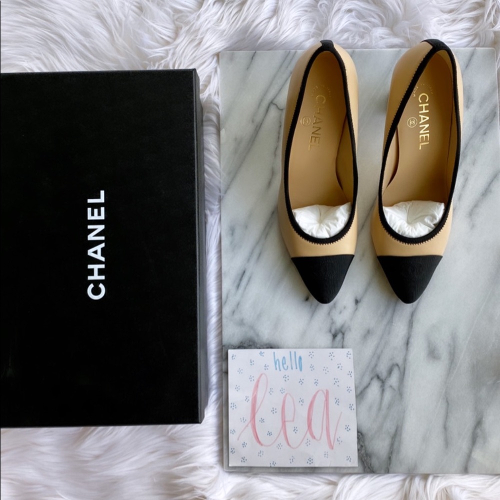 Chanel Beige & Black Two-Tone Pumps/Heels, Euro 39